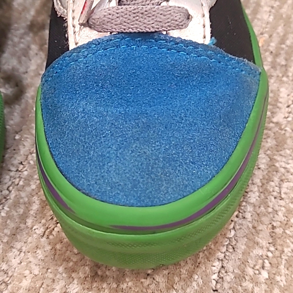 Marvel Vans - Picture 9 of 16